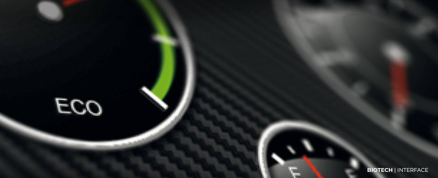 Detailaufnahme des Dashboards der Bedieneinheit einer Biotech-Pelletheizung